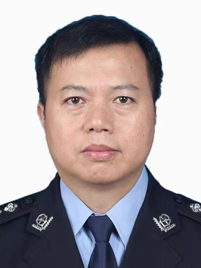 管委会副主任（挂职）、公安分局局长陈长青